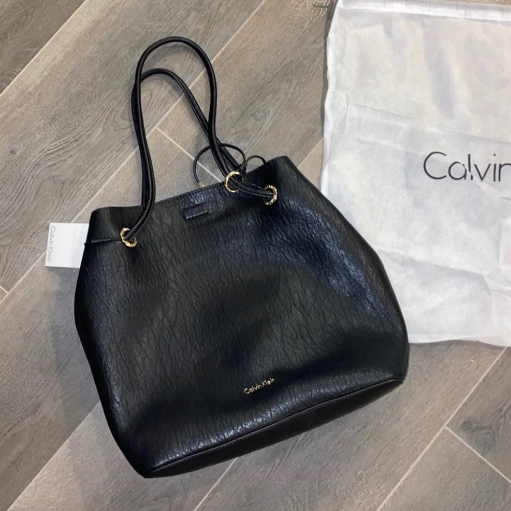 CALVIN KLEIN LARGE PURSE